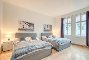 Super close to metro, perfect for long term stay, 17